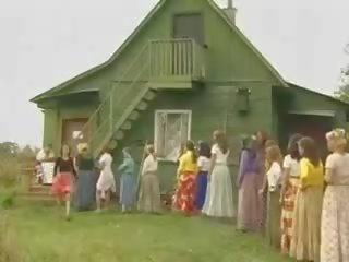 Full-blown Women Fucking In The Country